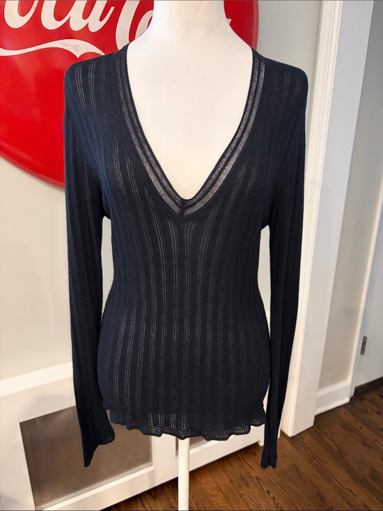 Elie Tahari Tops - Elie Tahari Y2K era Navy Illusion V Neck Stripe Sweater Top, size L